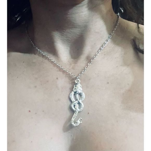 SILVER GOTH SNAKE NECKLACE - Picture 1 of 7